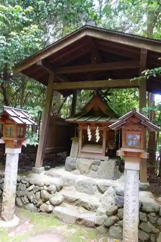 飛鳥坐神社の末社・摂社
