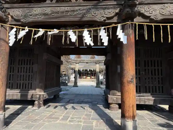 鳥海月山両所宮の{uncategorized: "未分類", other: "その他", undefined: "問題あり", building: "その他建物", grave: "お墓", sacred_gate: "鳥居", guardian: "狛犬", statue: "像", buddha: "仏像", history: "歴史", nature: "自然", garden: "庭園", animal: "動物", pagoda: "塔", temizu: "手水舎", mountain_gate: "山門・神門", sanctuary: "本殿・本堂", subordinate: "末社・摂社", art: "芸術", scenery: "景色", jizo: "地蔵", ema: "絵馬", goshuin: "御朱印", omikuji: "おみくじ", items: "授与品その他", amulet: "お守り", goshuincho: "御朱印帳", eats: "食事", festival: "お祭り", votive_dance: "神楽", shichigosan: "七五三参", wedding: "結婚式", experience: "体験その他", initially: "初詣", around: "周辺", anti_infection: "感染症対策"}