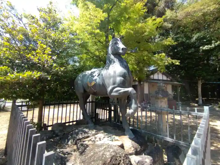 矢田坐久志玉比古神社の{uncategorized: "未分類", other: "その他", undefined: "問題あり", building: "その他建物", grave: "お墓", sacred_gate: "鳥居", guardian: "狛犬", statue: "像", buddha: "仏像", history: "歴史", nature: "自然", garden: "庭園", animal: "動物", pagoda: "塔", temizu: "手水舎", mountain_gate: "山門・神門", sanctuary: "本殿・本堂", subordinate: "末社・摂社", art: "芸術", scenery: "景色", jizo: "地蔵", ema: "絵馬", goshuin: "御朱印", omikuji: "おみくじ", items: "授与品その他", amulet: "お守り", goshuincho: "御朱印帳", eats: "食事", festival: "お祭り", votive_dance: "神楽", shichigosan: "七五三参", wedding: "結婚式", experience: "体験その他", initially: "初詣", around: "周辺", anti_infection: "感染症対策"}