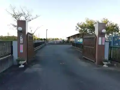 上原寺別院　祈誓結社の山門・神門