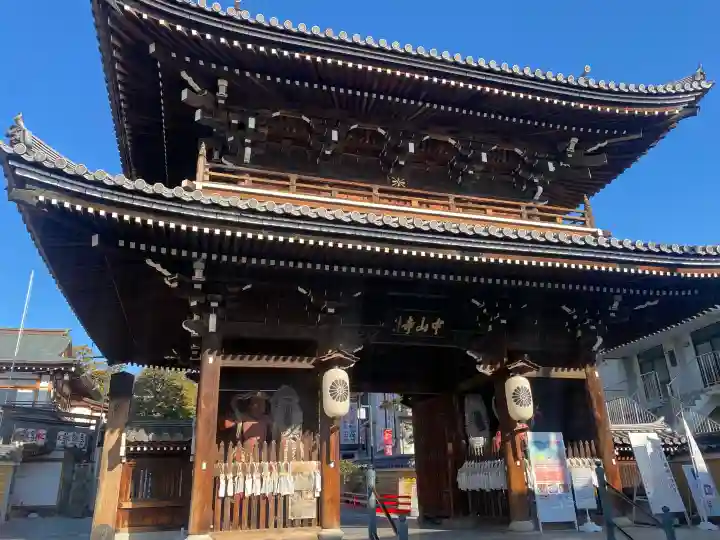中山寺の{uncategorized: "未分類", other: "その他", undefined: "問題あり", building: "その他建物", grave: "お墓", sacred_gate: "鳥居", guardian: "狛犬", statue: "像", buddha: "仏像", history: "歴史", nature: "自然", garden: "庭園", animal: "動物", pagoda: "塔", temizu: "手水舎", mountain_gate: "山門・神門", sanctuary: "本殿・本堂", subordinate: "末社・摂社", art: "芸術", scenery: "景色", jizo: "地蔵", ema: "絵馬", goshuin: "御朱印", omikuji: "おみくじ", items: "授与品その他", amulet: "お守り", goshuincho: "御朱印帳", eats: "食事", festival: "お祭り", votive_dance: "神楽", shichigosan: "七五三参", wedding: "結婚式", experience: "体験その他", initially: "初詣", around: "周辺", anti_infection: "感染症対策"}