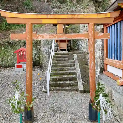 飛鳥神社の{uncategorized: "未分類", other: "その他", undefined: "問題あり", building: "その他建物", grave: "お墓", sacred_gate: "鳥居", guardian: "狛犬", statue: "像", buddha: "仏像", history: "歴史", nature: "自然", garden: "庭園", animal: "動物", pagoda: "塔", temizu: "手水舎", mountain_gate: "山門・神門", sanctuary: "本殿・本堂", subordinate: "末社・摂社", art: "芸術", scenery: "景色", jizo: "地蔵", ema: "絵馬", goshuin: "御朱印", omikuji: "おみくじ", items: "授与品その他", amulet: "お守り", goshuincho: "御朱印帳", eats: "食事", festival: "お祭り", votive_dance: "神楽", shichigosan: "七五三参", wedding: "結婚式", experience: "体験その他", initially: "初詣", around: "周辺", anti_infection: "感染症対策"}
