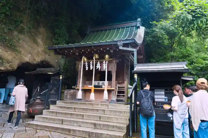 銭洗弁財天宇賀福神社(神奈川県)