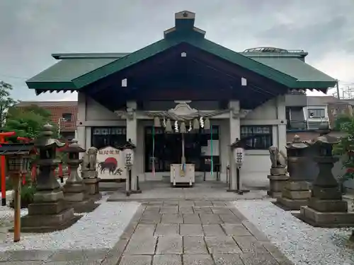 神明神社の本殿