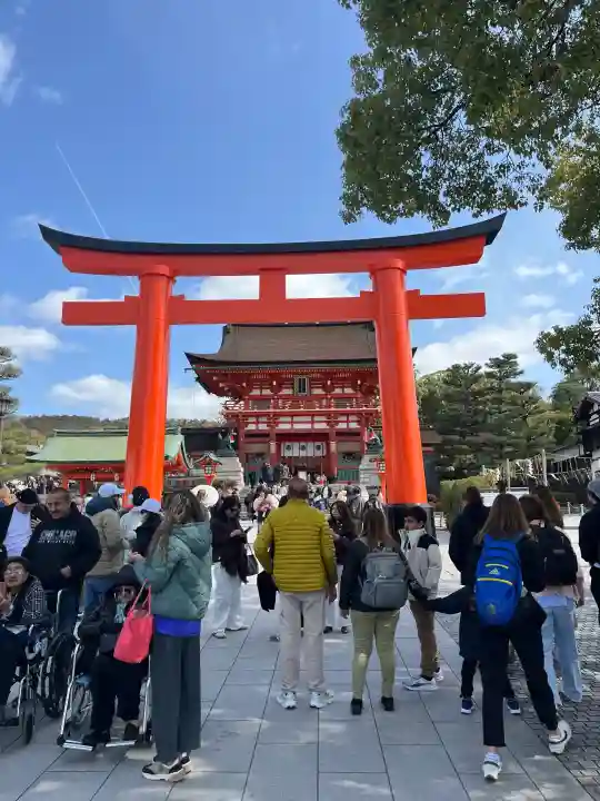 伏見稲荷大社の{uncategorized: "未分類", other: "その他", undefined: "問題あり", building: "その他建物", grave: "お墓", sacred_gate: "鳥居", guardian: "狛犬", statue: "像", buddha: "仏像", history: "歴史", nature: "自然", garden: "庭園", animal: "動物", pagoda: "塔", temizu: "手水舎", mountain_gate: "山門・神門", sanctuary: "本殿・本堂", subordinate: "末社・摂社", art: "芸術", scenery: "景色", jizo: "地蔵", ema: "絵馬", goshuin: "御朱印", omikuji: "おみくじ", items: "授与品その他", amulet: "お守り", goshuincho: "御朱印帳", eats: "食事", festival: "お祭り", votive_dance: "神楽", shichigosan: "七五三参", wedding: "結婚式", experience: "体験その他", initially: "初詣", around: "周辺", anti_infection: "感染症対策"}