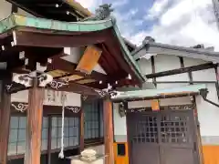 歳覚寺の本殿