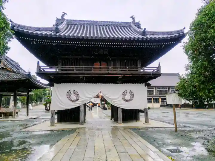 豊川閣 妙厳寺の{uncategorized: "未分類", other: "その他", undefined: "問題あり", building: "その他建物", grave: "お墓", sacred_gate: "鳥居", guardian: "狛犬", statue: "像", buddha: "仏像", history: "歴史", nature: "自然", garden: "庭園", animal: "動物", pagoda: "塔", temizu: "手水舎", mountain_gate: "山門・神門", sanctuary: "本殿・本堂", subordinate: "末社・摂社", art: "芸術", scenery: "景色", jizo: "地蔵", ema: "絵馬", goshuin: "御朱印", omikuji: "おみくじ", items: "授与品その他", amulet: "お守り", goshuincho: "御朱印帳", eats: "食事", festival: "お祭り", votive_dance: "神楽", shichigosan: "七五三参", wedding: "結婚式", experience: "体験その他", initially: "初詣", around: "周辺", anti_infection: "感染症対策"}