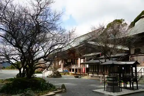 鎮國寺の本殿