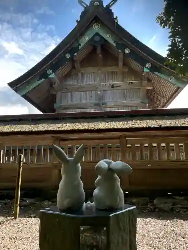 出雲大社の{uncategorized: "未分類", other: "その他", undefined: "問題あり", building: "その他建物", grave: "お墓", sacred_gate: "鳥居", guardian: "狛犬", statue: "像", buddha: "仏像", history: "歴史", nature: "自然", garden: "庭園", animal: "動物", pagoda: "塔", temizu: "手水舎", mountain_gate: "山門・神門", sanctuary: "本殿・本堂", subordinate: "末社・摂社", art: "芸術", scenery: "景色", jizo: "地蔵", ema: "絵馬", goshuin: "御朱印", omikuji: "おみくじ", items: "授与品その他", amulet: "お守り", goshuincho: "御朱印帳", eats: "食事", festival: "お祭り", votive_dance: "神楽", shichigosan: "七五三参", wedding: "結婚式", experience: "体験その他", initially: "初詣", around: "周辺", anti_infection: "感染症対策"}
