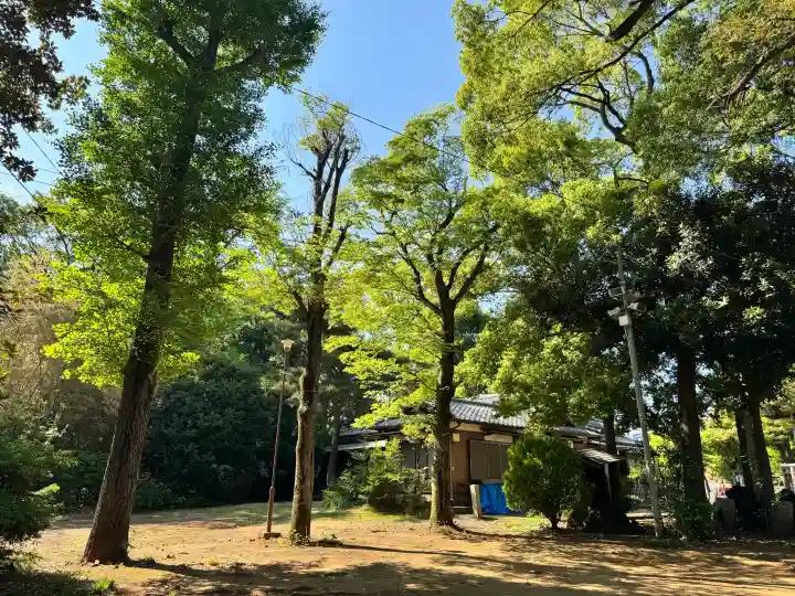 豊玉氷川神社の{uncategorized: "未分類", other: "その他", undefined: "問題あり", building: "その他建物", grave: "お墓", sacred_gate: "鳥居", guardian: "狛犬", statue: "像", buddha: "仏像", history: "歴史", nature: "自然", garden: "庭園", animal: "動物", pagoda: "塔", temizu: "手水舎", mountain_gate: "山門・神門", sanctuary: "本殿・本堂", subordinate: "末社・摂社", art: "芸術", scenery: "景色", jizo: "地蔵", ema: "絵馬", goshuin: "御朱印", omikuji: "おみくじ", items: "授与品その他", amulet: "お守り", goshuincho: "御朱印帳", eats: "食事", festival: "お祭り", votive_dance: "神楽", shichigosan: "七五三参", wedding: "結婚式", experience: "体験その他", initially: "初詣", around: "周辺", anti_infection: "感染症対策"}