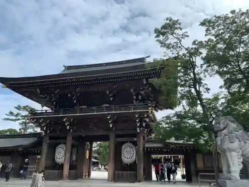 寒川神社の山門