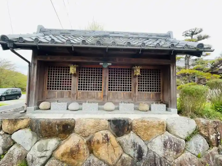 多聞寺の{uncategorized: "未分類", other: "その他", undefined: "問題あり", building: "その他建物", grave: "お墓", sacred_gate: "鳥居", guardian: "狛犬", statue: "像", buddha: "仏像", history: "歴史", nature: "自然", garden: "庭園", animal: "動物", pagoda: "塔", temizu: "手水舎", mountain_gate: "山門・神門", sanctuary: "本殿・本堂", subordinate: "末社・摂社", art: "芸術", scenery: "景色", jizo: "地蔵", ema: "絵馬", goshuin: "御朱印", omikuji: "おみくじ", items: "授与品その他", amulet: "お守り", goshuincho: "御朱印帳", eats: "食事", festival: "お祭り", votive_dance: "神楽", shichigosan: "七五三参", wedding: "結婚式", experience: "体験その他", initially: "初詣", around: "周辺", anti_infection: "感染症対策"}