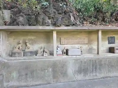 冨士浅間神社の{uncategorized: "未分類", other: "その他", undefined: "問題あり", building: "その他建物", grave: "お墓", sacred_gate: "鳥居", guardian: "狛犬", statue: "像", buddha: "仏像", history: "歴史", nature: "自然", garden: "庭園", animal: "動物", pagoda: "塔", temizu: "手水舎", mountain_gate: "山門・神門", sanctuary: "本殿・本堂", subordinate: "末社・摂社", art: "芸術", scenery: "景色", jizo: "地蔵", ema: "絵馬", goshuin: "御朱印", omikuji: "おみくじ", items: "授与品その他", amulet: "お守り", goshuincho: "御朱印帳", eats: "食事", festival: "お祭り", votive_dance: "神楽", shichigosan: "七五三参", wedding: "結婚式", experience: "体験その他", initially: "初詣", around: "周辺", anti_infection: "感染症対策"}