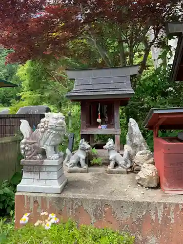 納八幡神社の建物その他