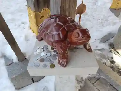 彌彦神社　(伊夜日子神社)の像