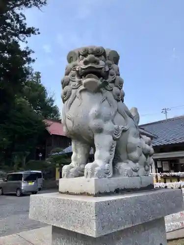 中氷川神社の狛犬