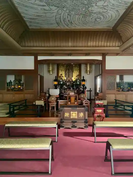 盛泰寺の{uncategorized: "未分類", other: "その他", undefined: "問題あり", building: "その他建物", grave: "お墓", sacred_gate: "鳥居", guardian: "狛犬", statue: "像", buddha: "仏像", history: "歴史", nature: "自然", garden: "庭園", animal: "動物", pagoda: "塔", temizu: "手水舎", mountain_gate: "山門・神門", sanctuary: "本殿・本堂", subordinate: "末社・摂社", art: "芸術", scenery: "景色", jizo: "地蔵", ema: "絵馬", goshuin: "御朱印", omikuji: "おみくじ", items: "授与品その他", amulet: "お守り", goshuincho: "御朱印帳", eats: "食事", festival: "お祭り", votive_dance: "神楽", shichigosan: "七五三参", wedding: "結婚式", experience: "体験その他", initially: "初詣", around: "周辺", anti_infection: "感染症対策"}