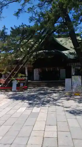 白山神社の本殿