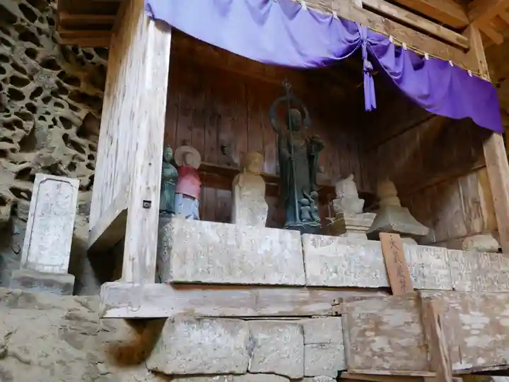 秩父札所三十二番 法性寺の仏像