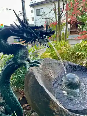 氷川神社の{uncategorized: "未分類", other: "その他", undefined: "問題あり", building: "その他建物", grave: "お墓", sacred_gate: "鳥居", guardian: "狛犬", statue: "像", buddha: "仏像", history: "歴史", nature: "自然", garden: "庭園", animal: "動物", pagoda: "塔", temizu: "手水舎", mountain_gate: "山門・神門", sanctuary: "本殿・本堂", subordinate: "末社・摂社", art: "芸術", scenery: "景色", jizo: "地蔵", ema: "絵馬", goshuin: "御朱印", omikuji: "おみくじ", items: "授与品その他", amulet: "お守り", goshuincho: "御朱印帳", eats: "食事", festival: "お祭り", votive_dance: "神楽", shichigosan: "七五三参", wedding: "結婚式", experience: "体験その他", initially: "初詣", around: "周辺", anti_infection: "感染症対策"}