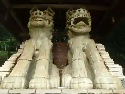 八王子神社の狛犬