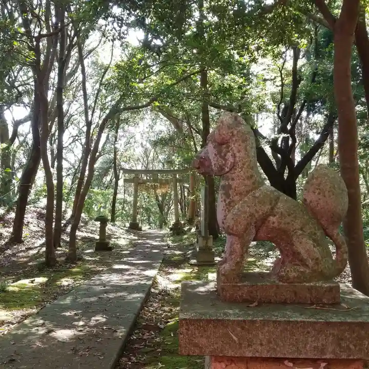 稲荷神社の狛犬