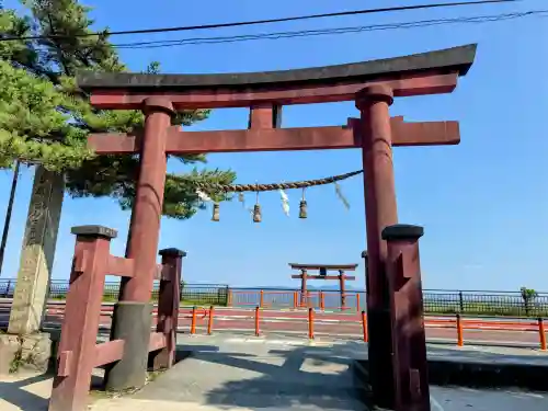 白鬚神社の{uncategorized: "未分類", other: "その他", undefined: "問題あり", building: "その他建物", grave: "お墓", sacred_gate: "鳥居", guardian: "狛犬", statue: "像", buddha: "仏像", history: "歴史", nature: "自然", garden: "庭園", animal: "動物", pagoda: "塔", temizu: "手水舎", mountain_gate: "山門・神門", sanctuary: "本殿・本堂", subordinate: "末社・摂社", art: "芸術", scenery: "景色", jizo: "地蔵", ema: "絵馬", goshuin: "御朱印", omikuji: "おみくじ", items: "授与品その他", amulet: "お守り", goshuincho: "御朱印帳", eats: "食事", festival: "お祭り", votive_dance: "神楽", shichigosan: "七五三参", wedding: "結婚式", experience: "体験その他", initially: "初詣", around: "周辺", anti_infection: "感染症対策"}