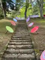 土津神社|こどもと出世の神さまの{uncategorized: "未分類", other: "その他", undefined: "問題あり", building: "その他建物", grave: "お墓", sacred_gate: "鳥居", guardian: "狛犬", statue: "像", buddha: "仏像", history: "歴史", nature: "自然", garden: "庭園", animal: "動物", pagoda: "塔", temizu: "手水舎", mountain_gate: "山門・神門", sanctuary: "本殿・本堂", subordinate: "末社・摂社", art: "芸術", scenery: "景色", jizo: "地蔵", ema: "絵馬", goshuin: "御朱印", omikuji: "おみくじ", items: "授与品その他", amulet: "お守り", goshuincho: "御朱印帳", eats: "食事", festival: "お祭り", votive_dance: "神楽", shichigosan: "七五三参", wedding: "結婚式", experience: "体験その他", initially: "初詣", around: "周辺", anti_infection: "感染症対策"}