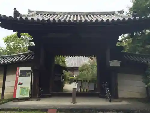 不退寺の山門