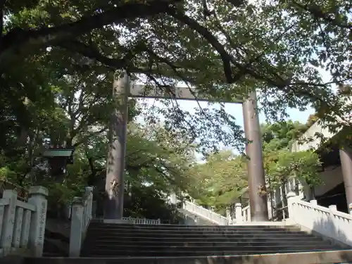 伊勢山皇大神宮の鳥居