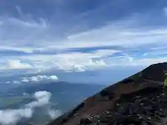 富士山頂上久須志神社の景色