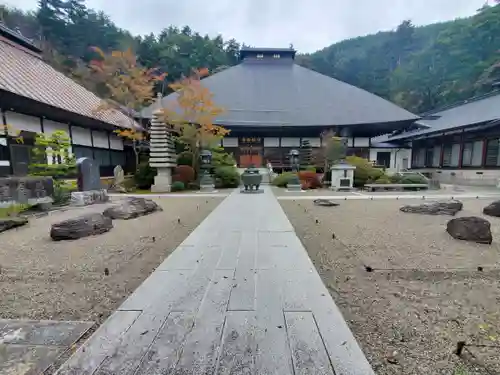 信綱寺の庭園