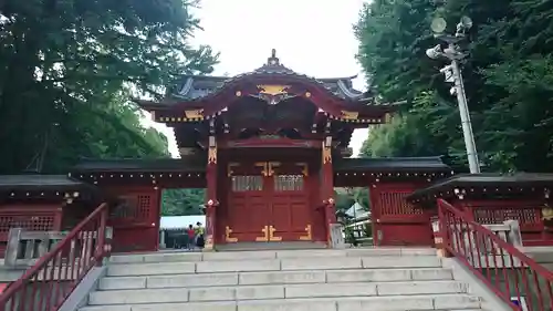 秩父神社の山門