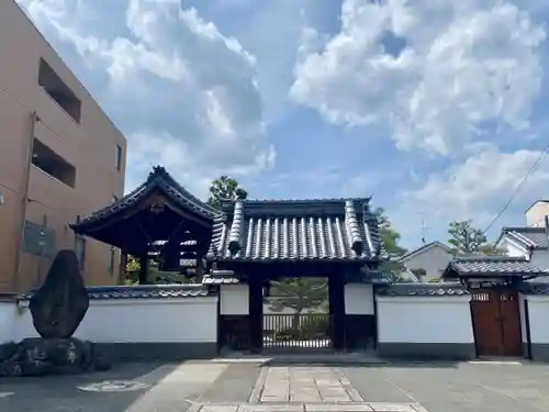 無学寺の山門