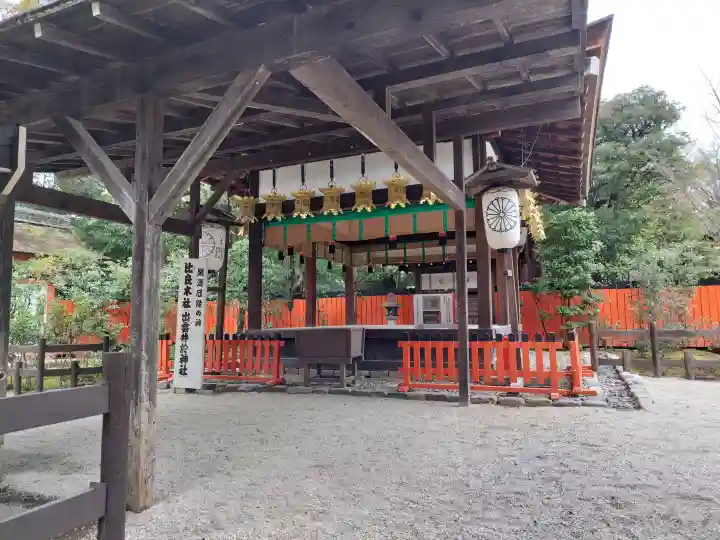 賀茂御祖神社(下鴨神社)の{uncategorized: "未分類", other: "その他", undefined: "問題あり", building: "その他建物", grave: "お墓", sacred_gate: "鳥居", guardian: "狛犬", statue: "像", buddha: "仏像", history: "歴史", nature: "自然", garden: "庭園", animal: "動物", pagoda: "塔", temizu: "手水舎", mountain_gate: "山門・神門", sanctuary: "本殿・本堂", subordinate: "末社・摂社", art: "芸術", scenery: "景色", jizo: "地蔵", ema: "絵馬", goshuin: "御朱印", omikuji: "おみくじ", items: "授与品その他", amulet: "お守り", goshuincho: "御朱印帳", eats: "食事", festival: "お祭り", votive_dance: "神楽", shichigosan: "七五三参", wedding: "結婚式", experience: "体験その他", initially: "初詣", around: "周辺", anti_infection: "感染症対策"}