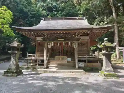 美奈宜神社の{uncategorized: "未分類", other: "その他", undefined: "問題あり", building: "その他建物", grave: "お墓", sacred_gate: "鳥居", guardian: "狛犬", statue: "像", buddha: "仏像", history: "歴史", nature: "自然", garden: "庭園", animal: "動物", pagoda: "塔", temizu: "手水舎", mountain_gate: "山門・神門", sanctuary: "本殿・本堂", subordinate: "末社・摂社", art: "芸術", scenery: "景色", jizo: "地蔵", ema: "絵馬", goshuin: "御朱印", omikuji: "おみくじ", items: "授与品その他", amulet: "お守り", goshuincho: "御朱印帳", eats: "食事", festival: "お祭り", votive_dance: "神楽", shichigosan: "七五三参", wedding: "結婚式", experience: "体験その他", initially: "初詣", around: "周辺", anti_infection: "感染症対策"}