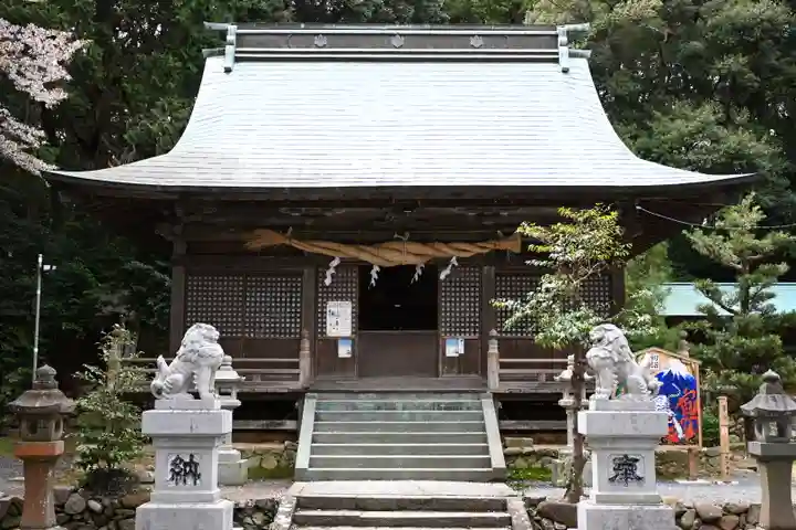 草薙神社の本殿・本堂