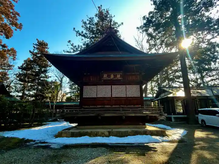 蠶養國神社の{uncategorized: "未分類", other: "その他", undefined: "問題あり", building: "その他建物", grave: "お墓", sacred_gate: "鳥居", guardian: "狛犬", statue: "像", buddha: "仏像", history: "歴史", nature: "自然", garden: "庭園", animal: "動物", pagoda: "塔", temizu: "手水舎", mountain_gate: "山門・神門", sanctuary: "本殿・本堂", subordinate: "末社・摂社", art: "芸術", scenery: "景色", jizo: "地蔵", ema: "絵馬", goshuin: "御朱印", omikuji: "おみくじ", items: "授与品その他", amulet: "お守り", goshuincho: "御朱印帳", eats: "食事", festival: "お祭り", votive_dance: "神楽", shichigosan: "七五三参", wedding: "結婚式", experience: "体験その他", initially: "初詣", around: "周辺", anti_infection: "感染症対策"}