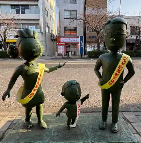 桜神宮の{uncategorized: "未分類", other: "その他", undefined: "問題あり", building: "その他建物", grave: "お墓", sacred_gate: "鳥居", guardian: "狛犬", statue: "像", buddha: "仏像", history: "歴史", nature: "自然", garden: "庭園", animal: "動物", pagoda: "塔", temizu: "手水舎", mountain_gate: "山門・神門", sanctuary: "本殿・本堂", subordinate: "末社・摂社", art: "芸術", scenery: "景色", jizo: "地蔵", ema: "絵馬", goshuin: "御朱印", omikuji: "おみくじ", items: "授与品その他", amulet: "お守り", goshuincho: "御朱印帳", eats: "食事", festival: "お祭り", votive_dance: "神楽", shichigosan: "七五三参", wedding: "結婚式", experience: "体験その他", initially: "初詣", around: "周辺", anti_infection: "感染症対策"}