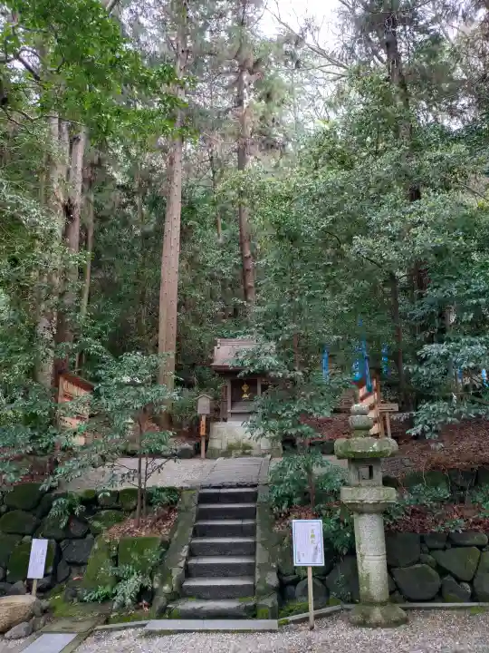 枚岡神社の{uncategorized: "未分類", other: "その他", undefined: "問題あり", building: "その他建物", grave: "お墓", sacred_gate: "鳥居", guardian: "狛犬", statue: "像", buddha: "仏像", history: "歴史", nature: "自然", garden: "庭園", animal: "動物", pagoda: "塔", temizu: "手水舎", mountain_gate: "山門・神門", sanctuary: "本殿・本堂", subordinate: "末社・摂社", art: "芸術", scenery: "景色", jizo: "地蔵", ema: "絵馬", goshuin: "御朱印", omikuji: "おみくじ", items: "授与品その他", amulet: "お守り", goshuincho: "御朱印帳", eats: "食事", festival: "お祭り", votive_dance: "神楽", shichigosan: "七五三参", wedding: "結婚式", experience: "体験その他", initially: "初詣", around: "周辺", anti_infection: "感染症対策"}