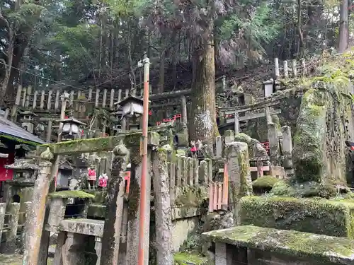 伏見稲荷大社　御膳谷奉拝所(京都府)