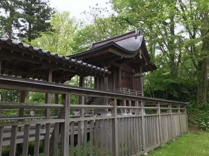 八幡秋田神社の本殿・本堂