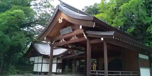 武田神社の本殿・本堂