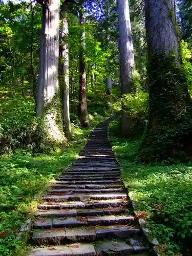 出羽神社(出羽三山神社)～三神合祭殿～の建物その他