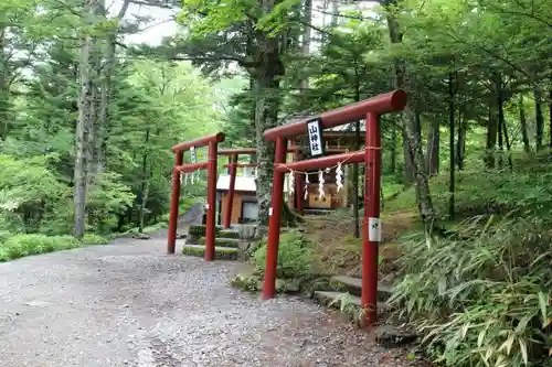 新屋山神社の建物その他