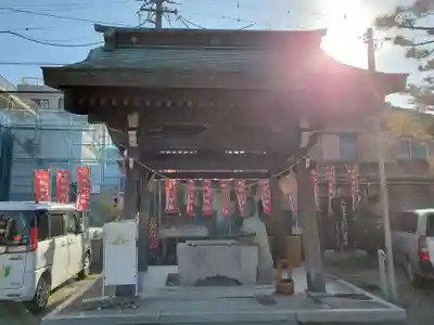 新田白山神社の手水舎