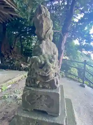 三柱神社の狛犬