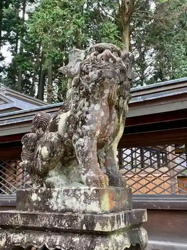 新宮神社の狛犬