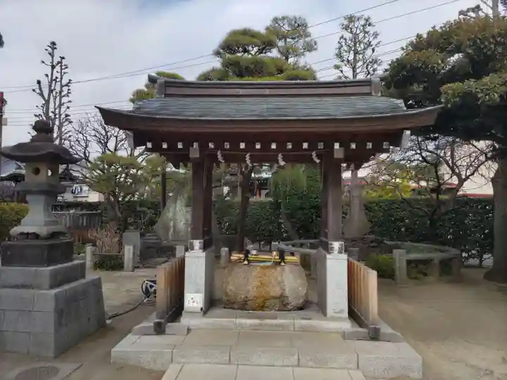 薭田神社の手水舎