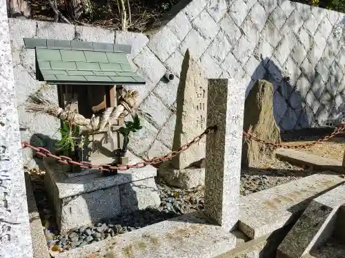 折戸八幡社の末社・摂社